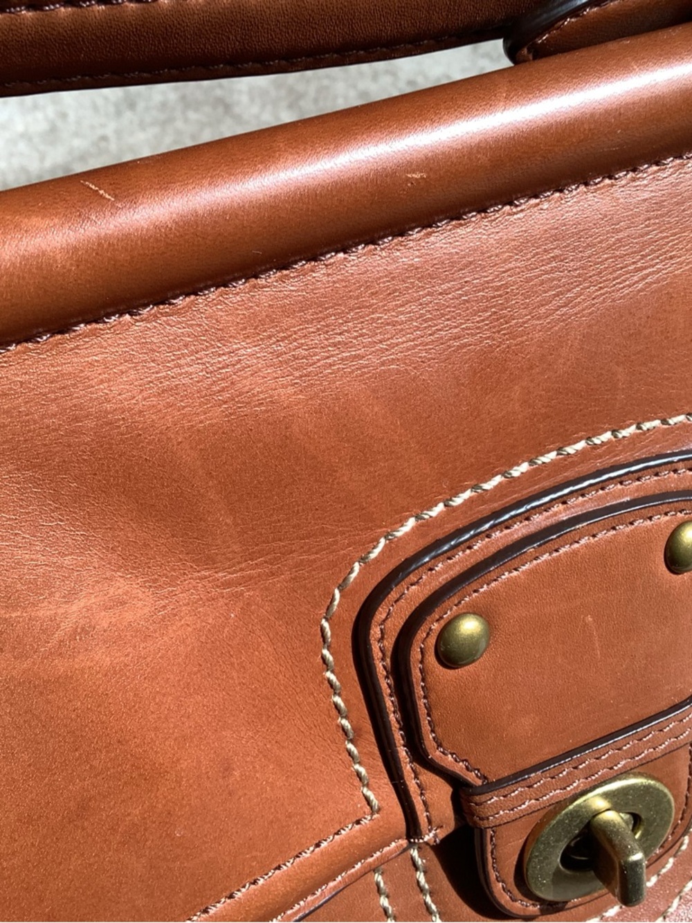 COACH Legacy Willis cognac bag.  Signs of use on leather, clean lining. - Picture 13 of 13